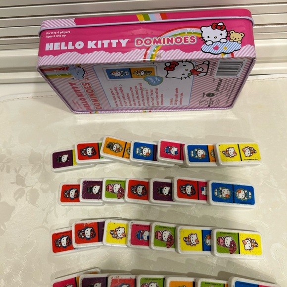 HELLO KITTY Dominoes by Saniro - Picture 2 of 6